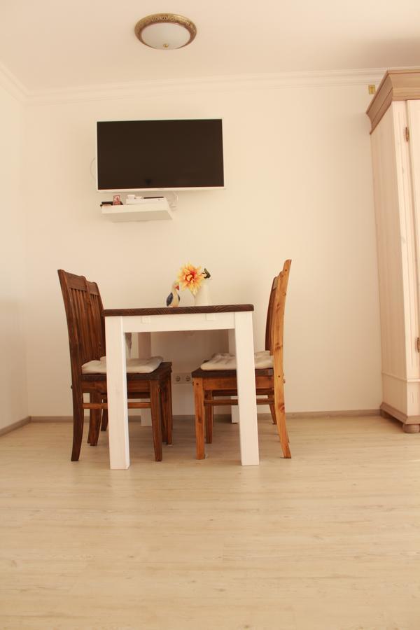 Mariaprimavera Apartment Am Kurpark Mit Schwarzwaldblick * * * * Bad Krozingen Luaran gambar