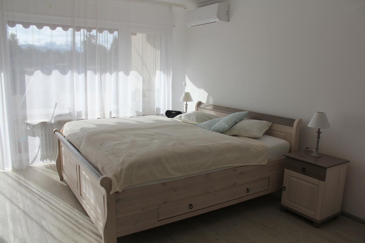 Mariaprimavera Apartment Am Kurpark Mit Schwarzwaldblick * * * * Bad Krozingen Luaran gambar